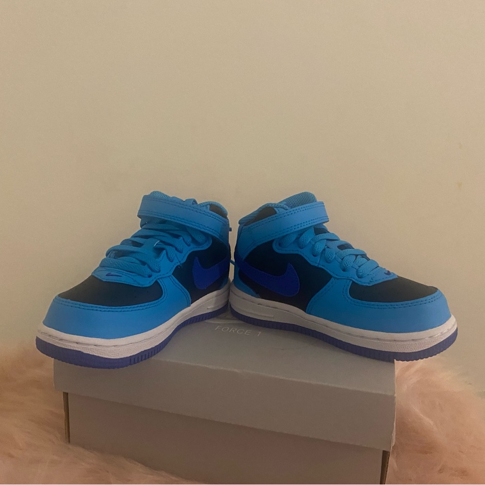 Nike Blue and Black Sneakers Mid-Top Lace-Up